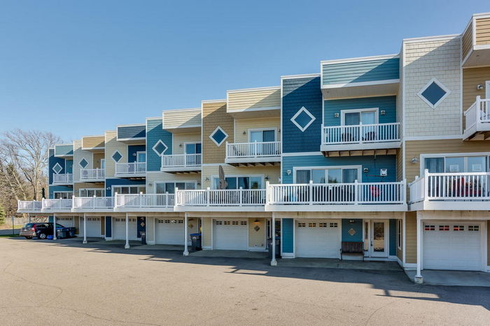 Theos Lanes (Diamond Bowl) - Now Condos (newer photo)